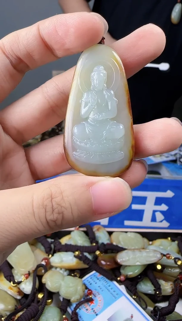 和田玉未镶嵌颈饰1