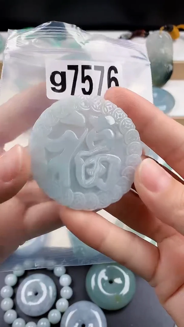 颈饰未镶嵌翡翠天然翡翠吊坠挂件