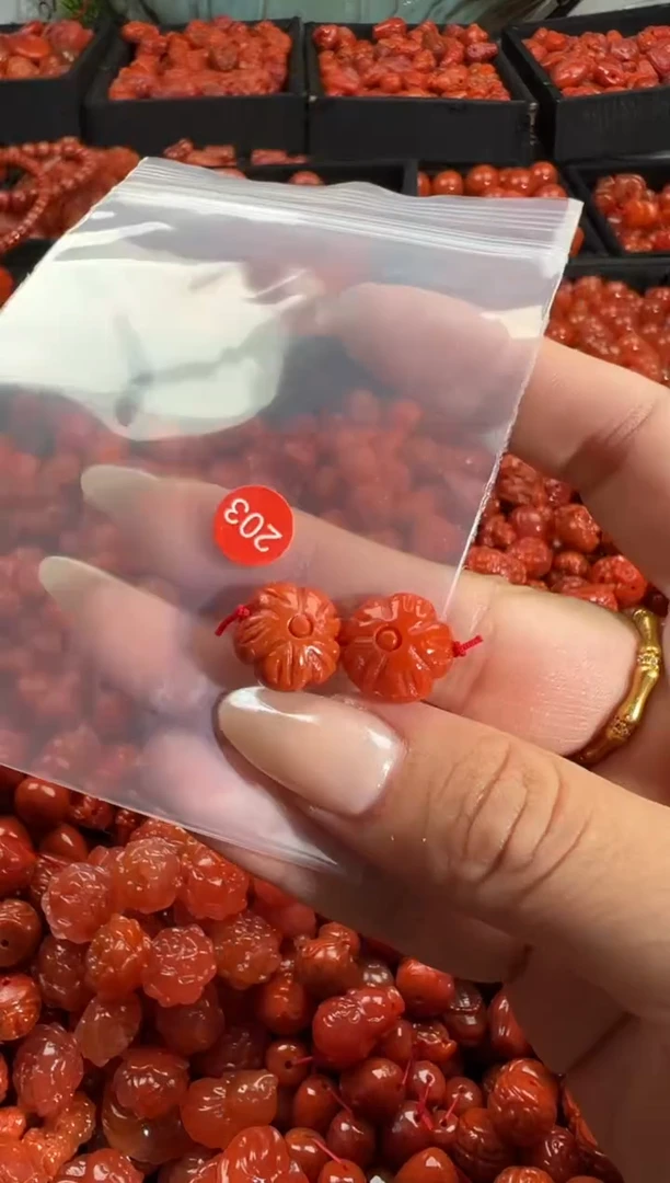 颈饰未镶嵌南红玛瑙1