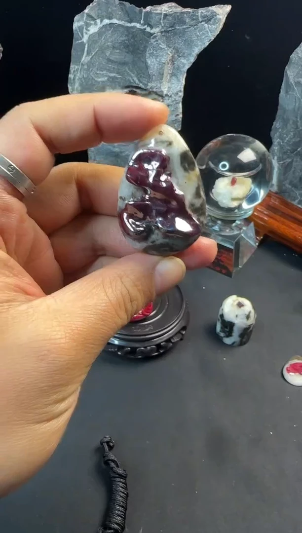 天然辰砂天然朱砂晶体原石吊坠挂件