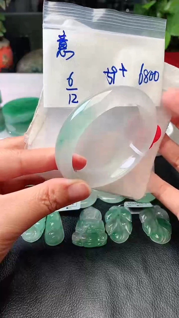 定制石英质玉（非洲翠）意*手镯