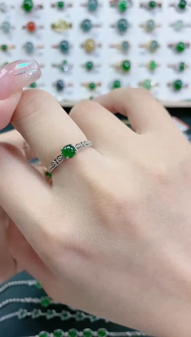 翡翠戒指银S925镶嵌天然翡翠