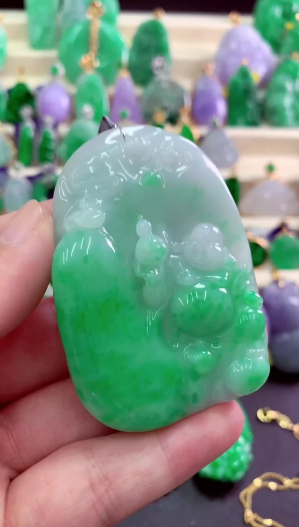 颈饰未镶嵌翡翠挂件