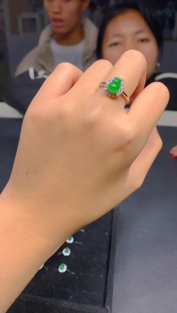 【闪购商品】定制翡翠未镶嵌65多样性发货(发其一）