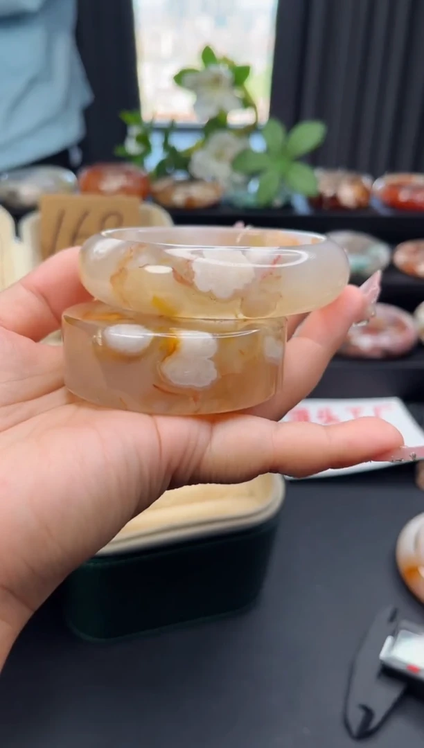 石英质玉手镯未镶嵌赠送镯心（圈口62