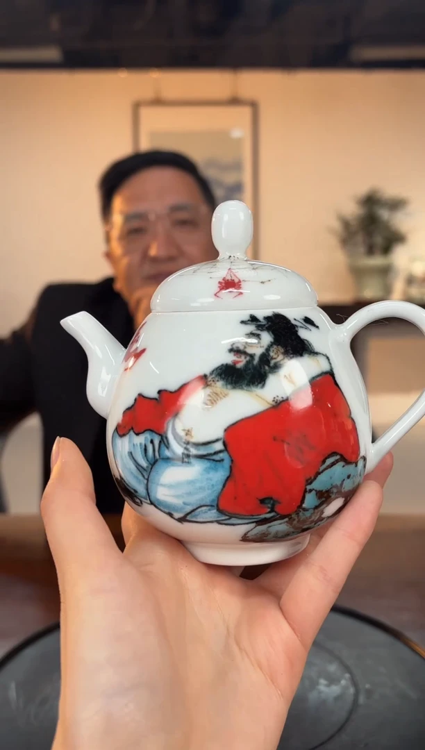 【闪购商品】壶B27【人间瓷画】《罗时云》