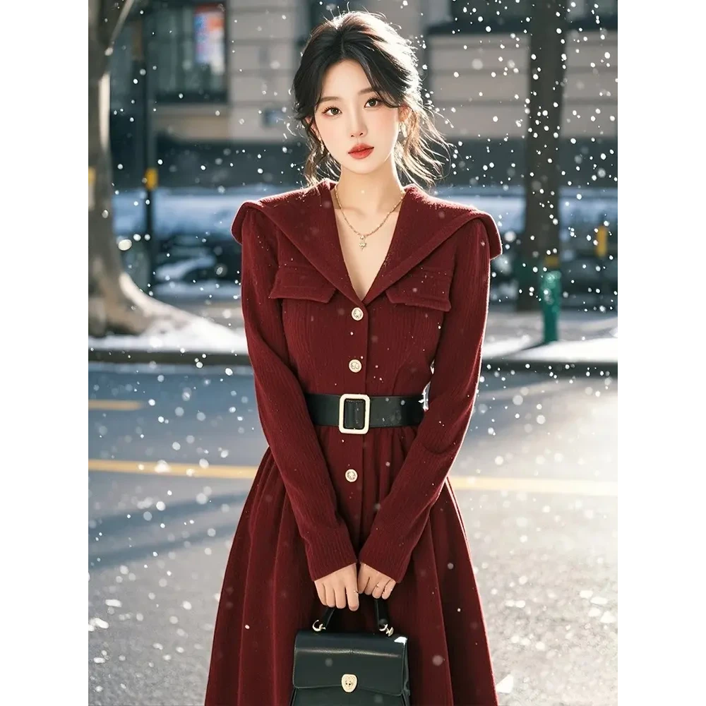 4121酒红色连帽灯芯绒连衣裙秋冬千金感穿搭漂亮独特御姐中长款裙