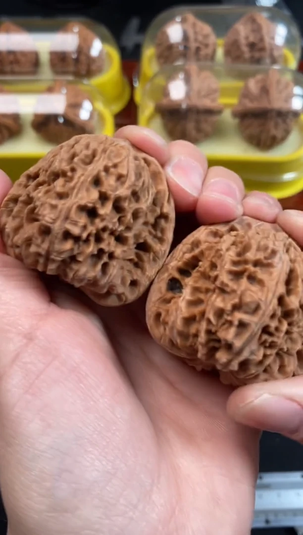 把件文玩核桃南疆石42尺Q575