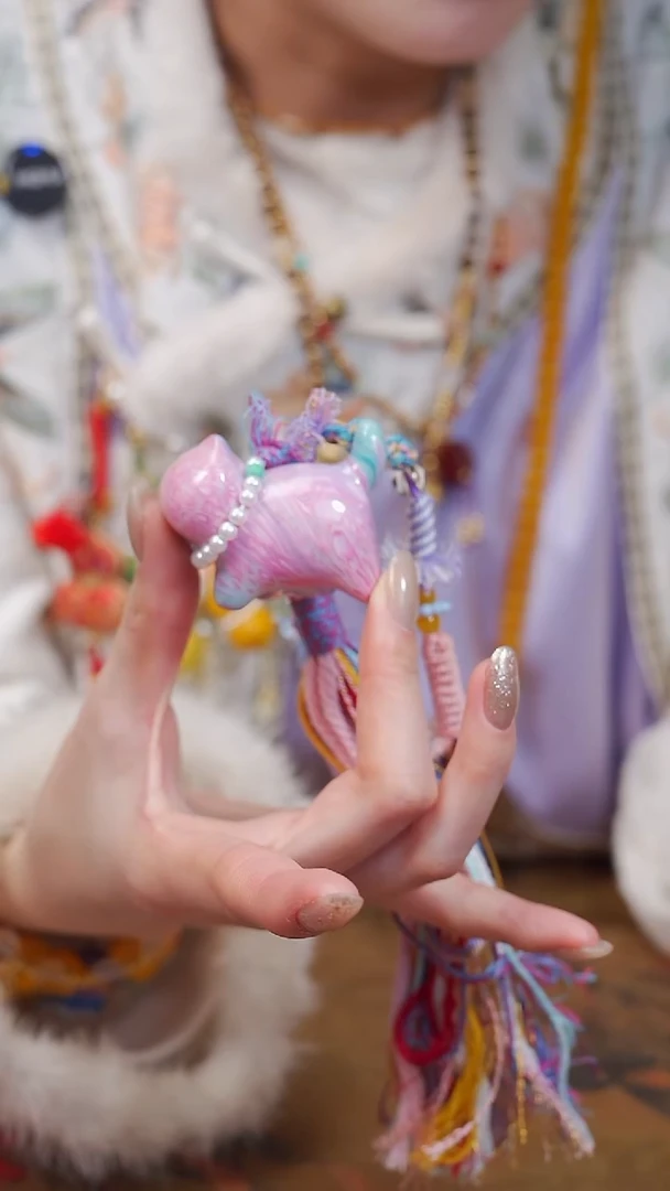 659漆猫挂件------58