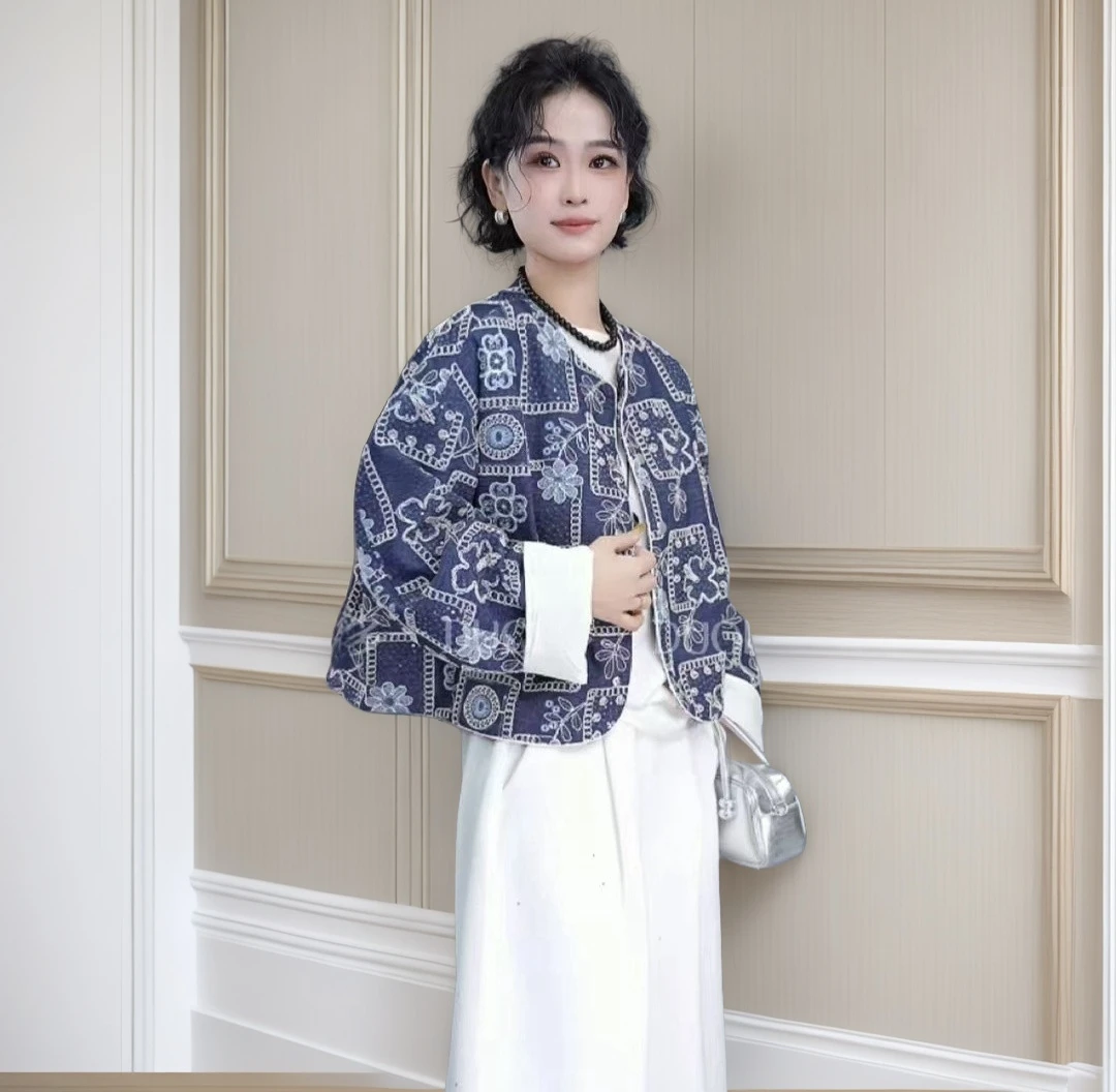圆领国风牛仔重工刺绣女装外套2025早春新款宽收松潮版小香风