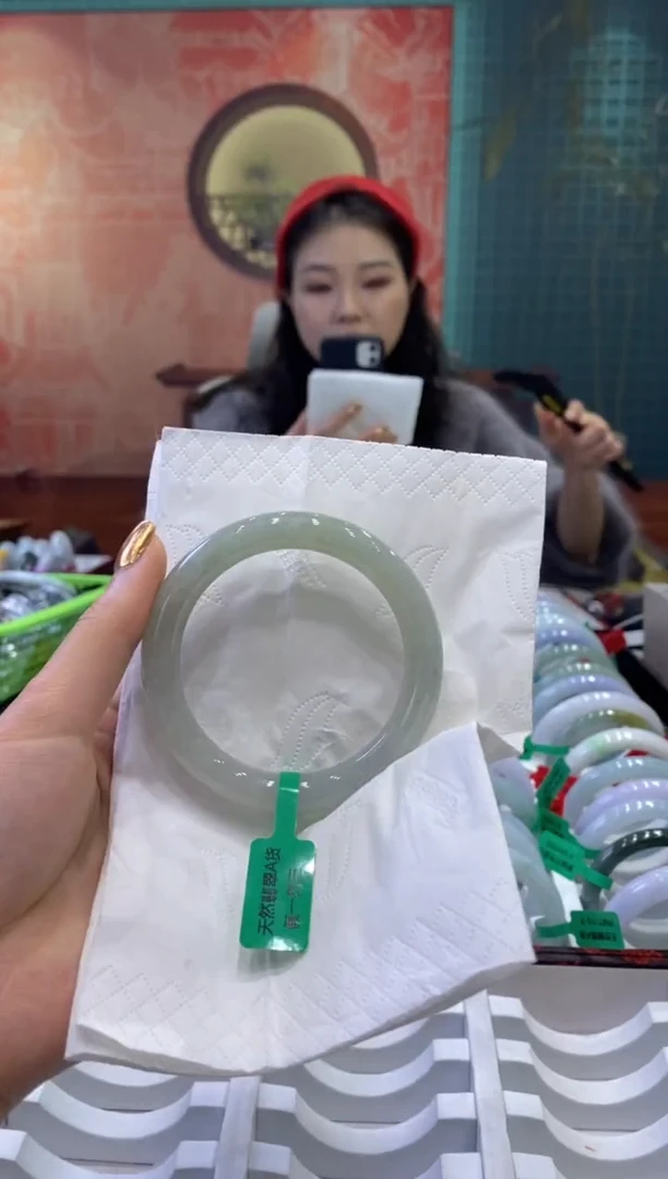 【闪购商品】翡翠手镯未镶嵌多人05013