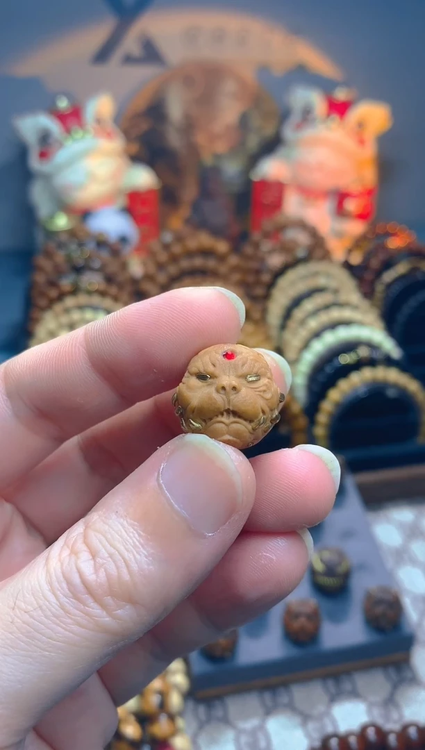把件猴头核桃猴头雕刻单颗镶嵌狗王卡18mm