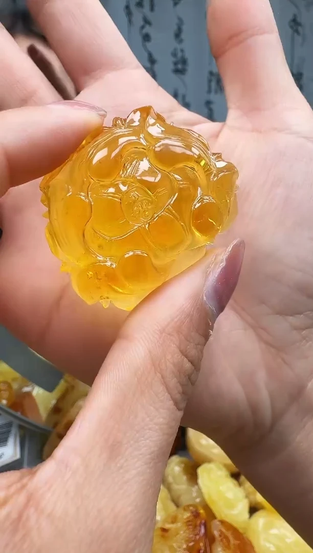 【闪购商品】琥珀裸石未镶嵌挂坠