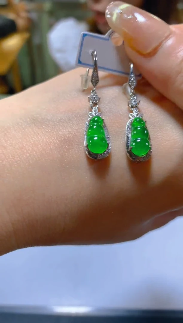 未镶嵌翡翠耳饰多样性发一