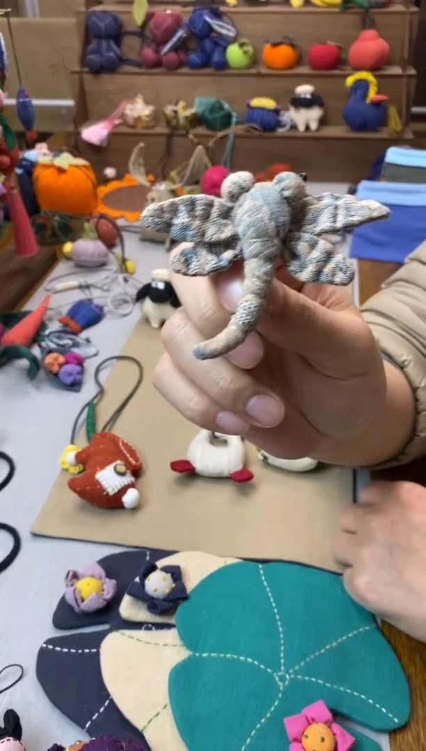 布艺蜻蜓胸针 配饰