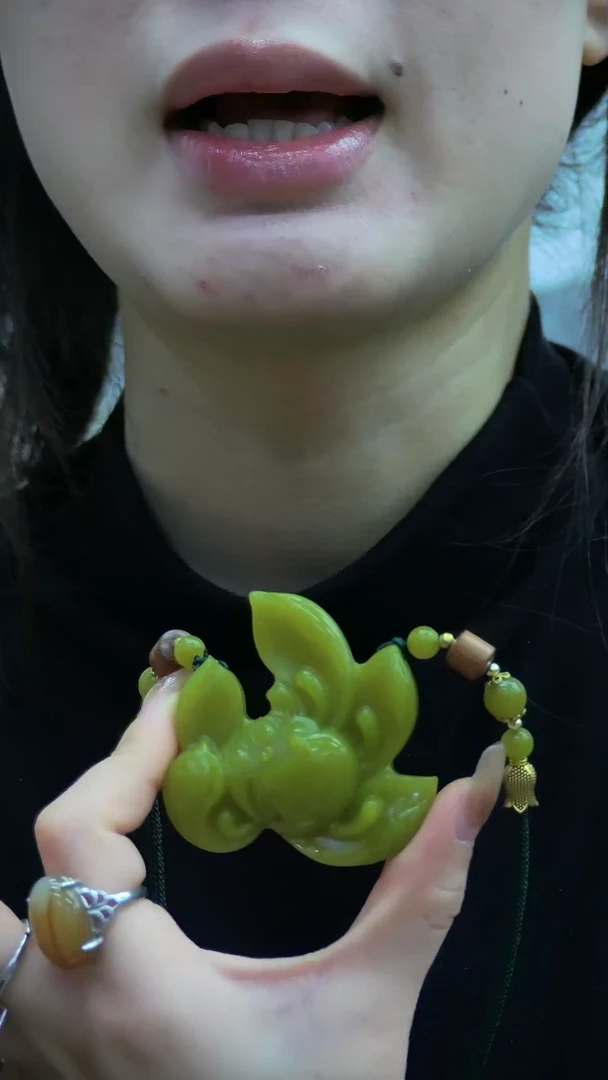 【闪购商品】蛇纹石玉颈饰未镶嵌挂件