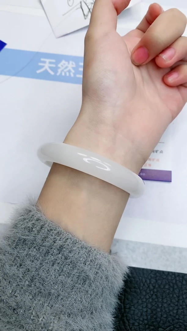 【闪购商品】石英质玉手镯未镶嵌B284-56+