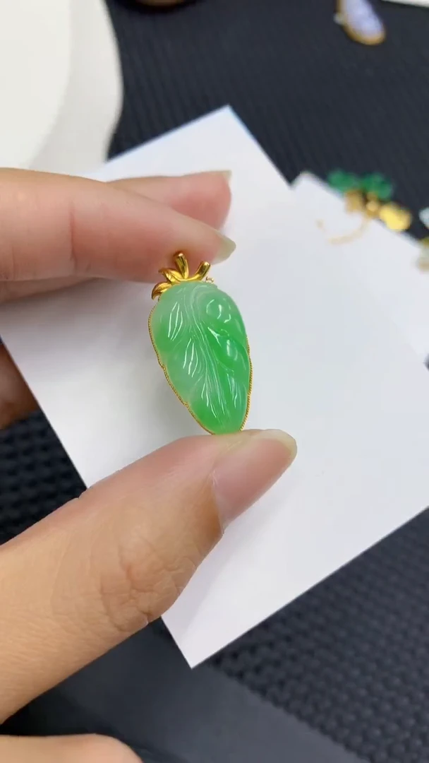 【闪购商品】翡翠颈饰18K金镶嵌            8