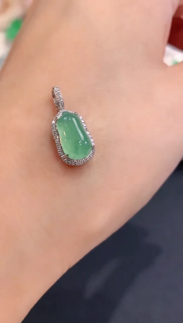 吊坠(不含链)18K金镶嵌翡翠a23