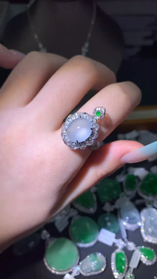 吊坠(不含链)18K金镶嵌翡翠戒指