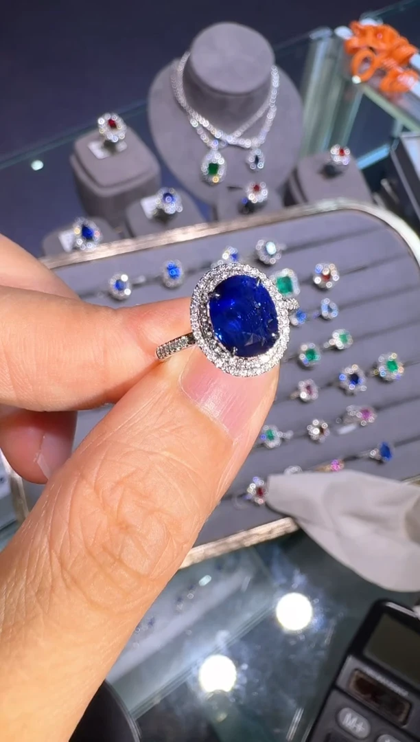 戒指蓝宝石18K金镶嵌【闪购】2.59ct/展会同步价/皇家蓝