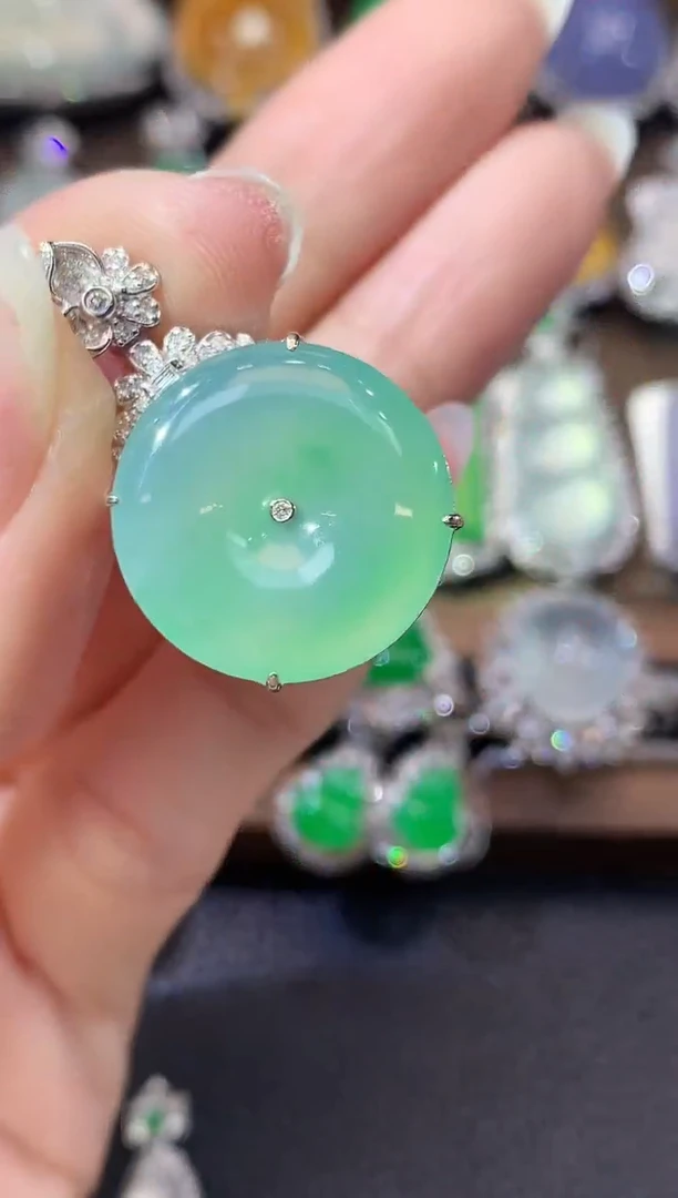 吊坠(不含链)18K金镶嵌翡翠C16