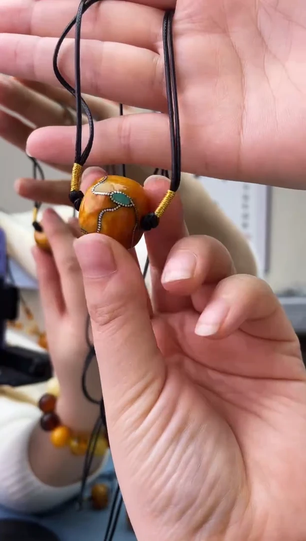 琥珀未镶嵌珠宝奇石T08假一罚十，多样性发一件