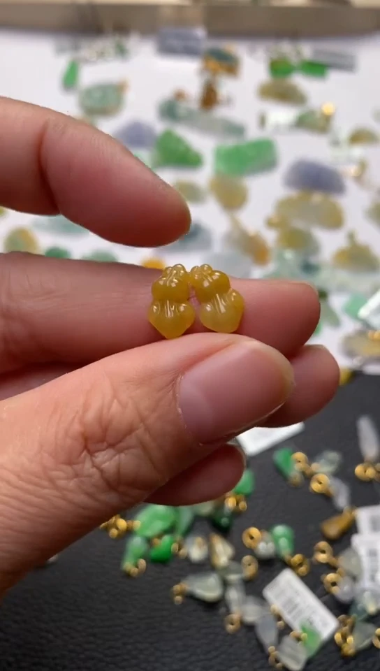 翡翠未镶嵌吊坠(不含链)翡翠净货32610