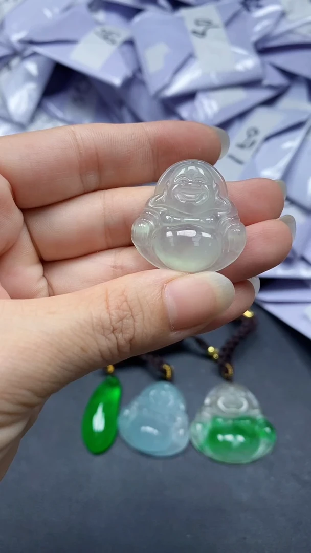 翡翠未镶嵌吊坠(赠链)109