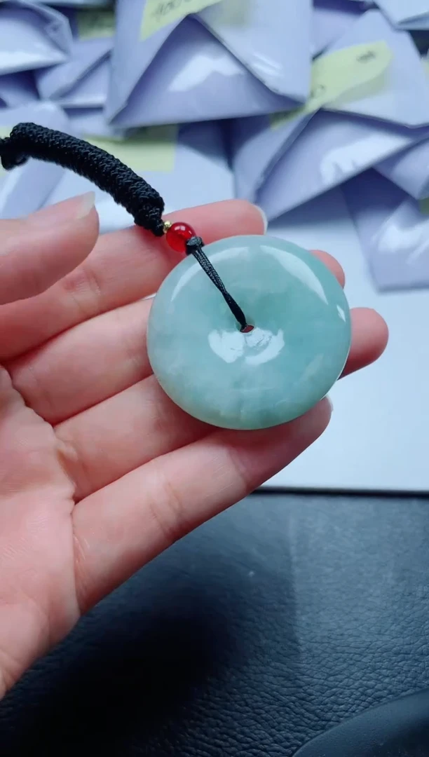 翡翠未镶嵌颈饰