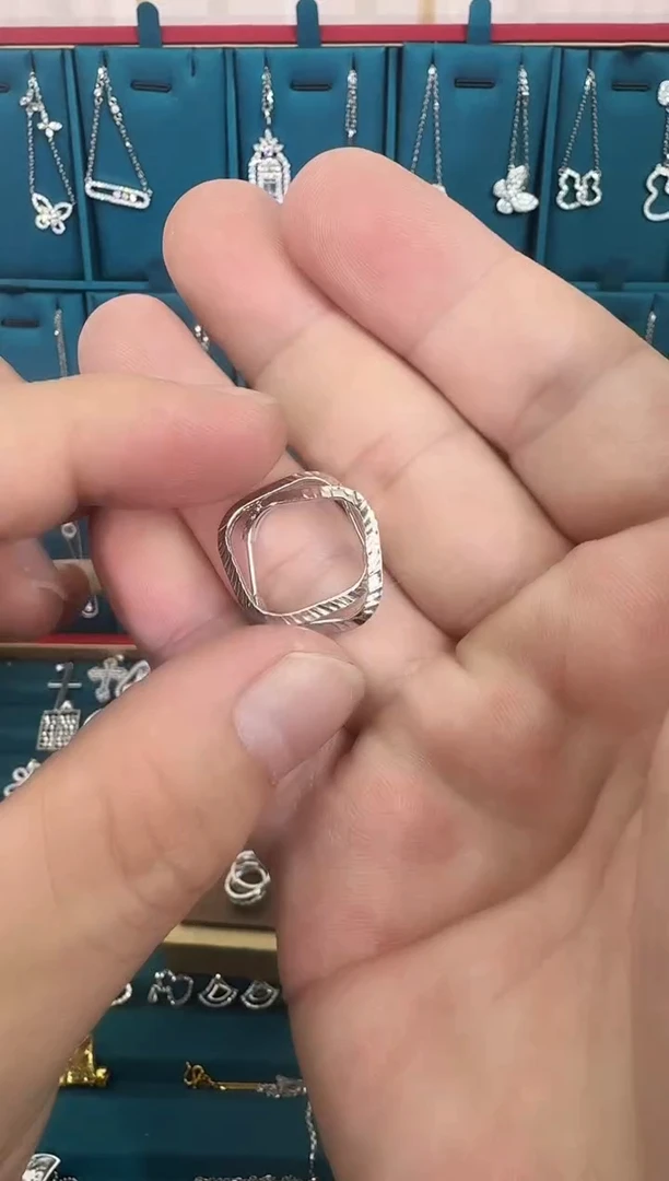 耳饰定制铂950耳扣