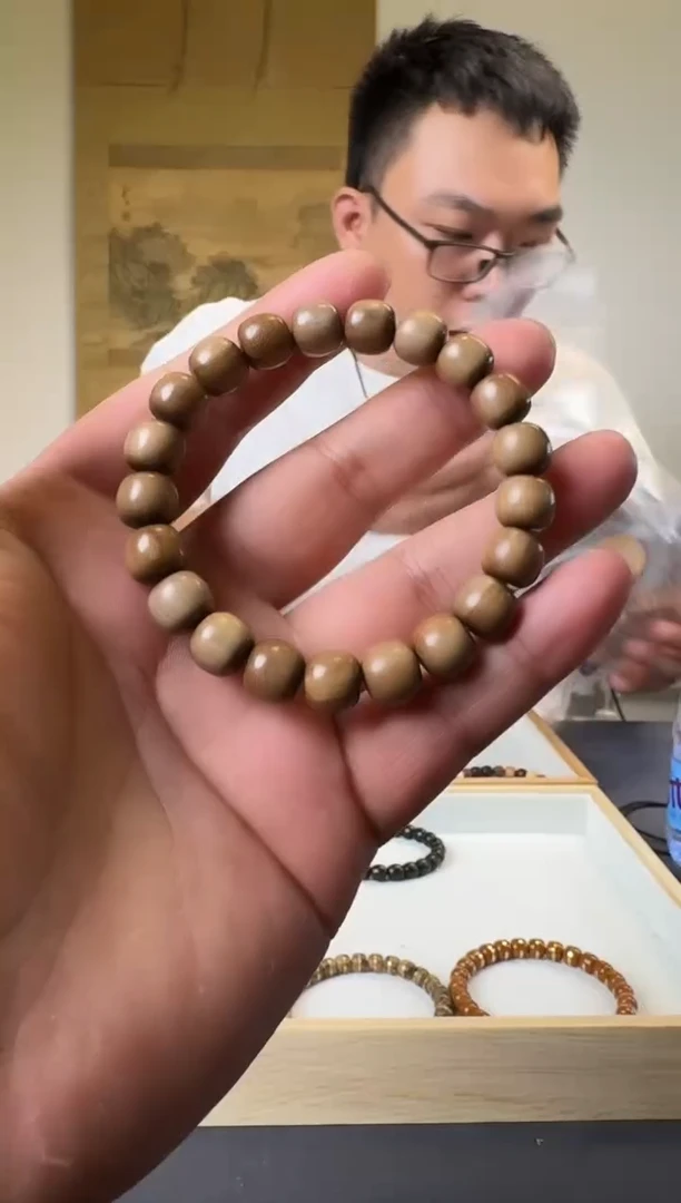 檀香木手串/手链老山檀香10mm手串多样性发货