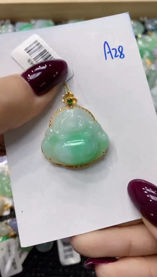 翡翠18K金镶嵌颈饰111111111111