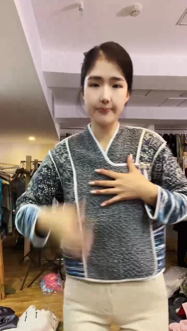 外套    M     110斤