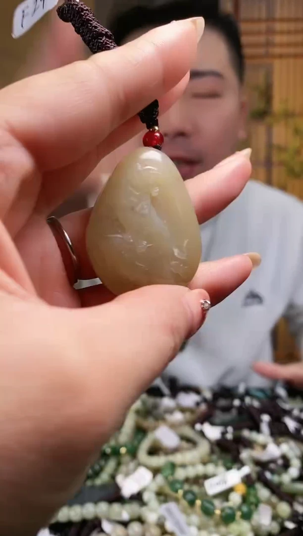 【闪购商品】和田玉颈饰未镶嵌多样性发货，拍一发一