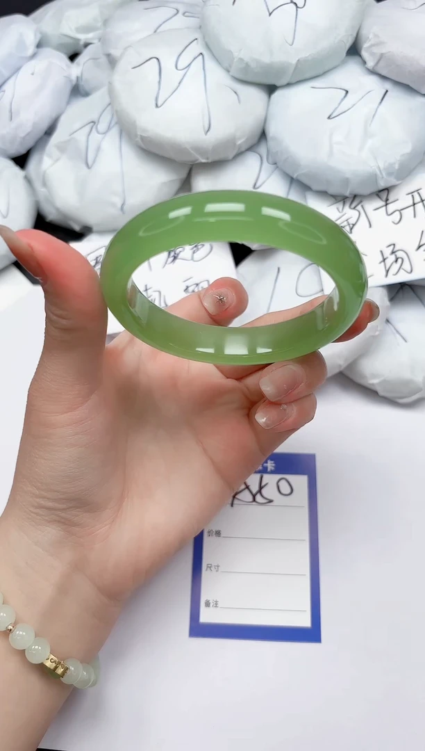未镶嵌手镯石英质玉A50/61