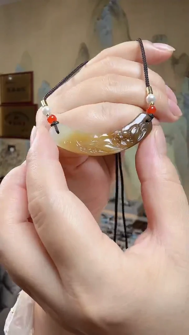 颈饰未镶嵌和田玉.