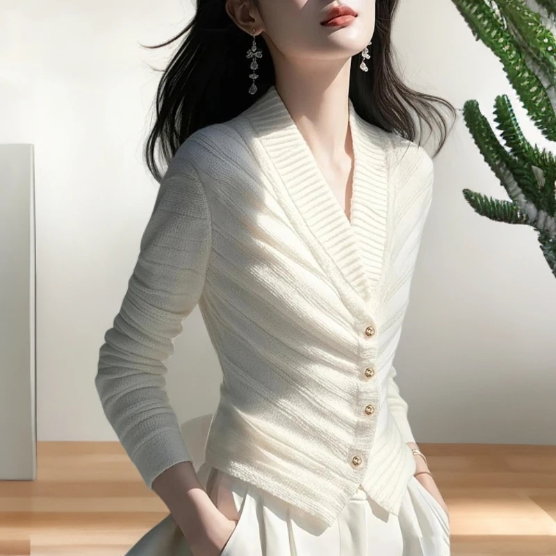 白色v领短款收腰开衫早秋高级感超好看修身显瘦针织衫上衣毛衣女