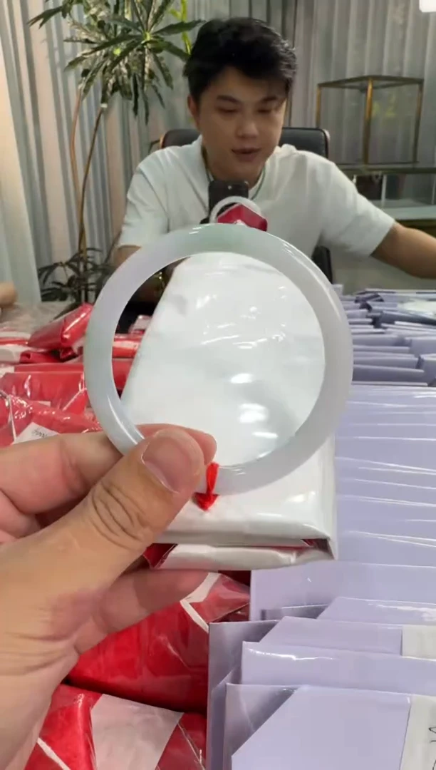 18K金镶嵌定制翡翠4063毛货不退不换  63-64圈