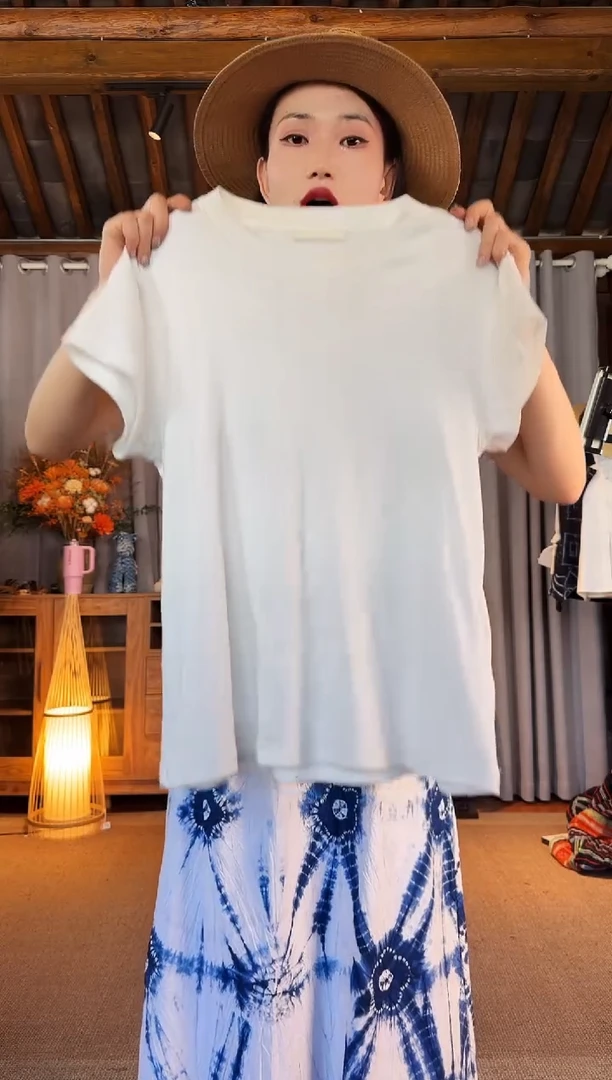 设计师款白色天丝羊毛短袖