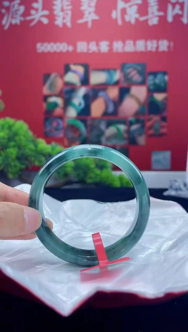 翡翠手镯未镶嵌手镯3