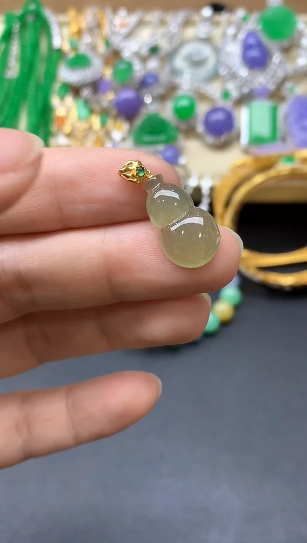 颈饰18K金镶嵌翡翠37-中国好珍宝