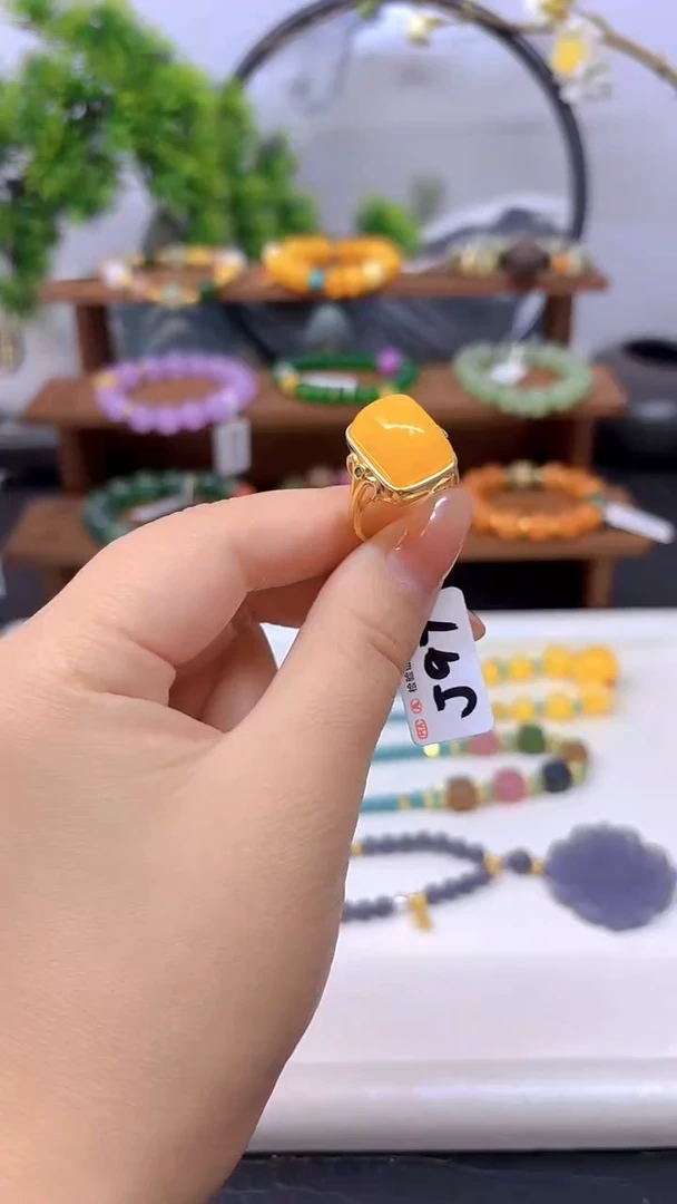 银S925镀金镶嵌蜜蜡戒指J97