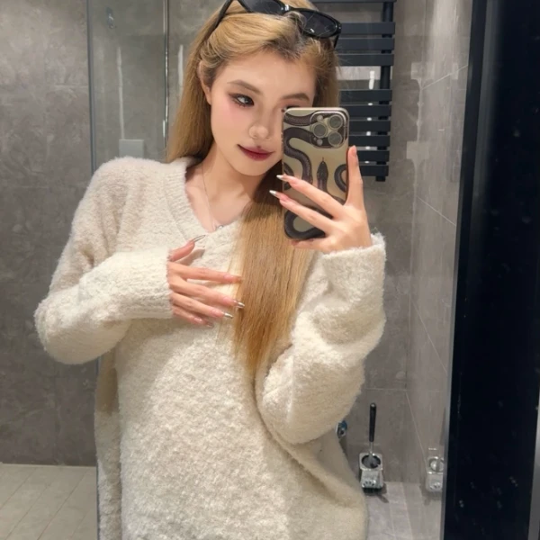 羊毛软糯圈圈纱宽松V领毛衣外套女慵懒风时尚百搭保暖套头针织衫