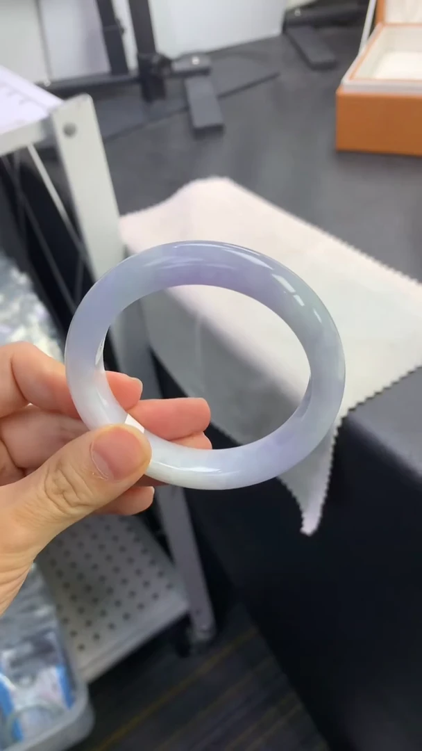 未镶嵌手镯翡翠退货需手镯吊牌标签完好