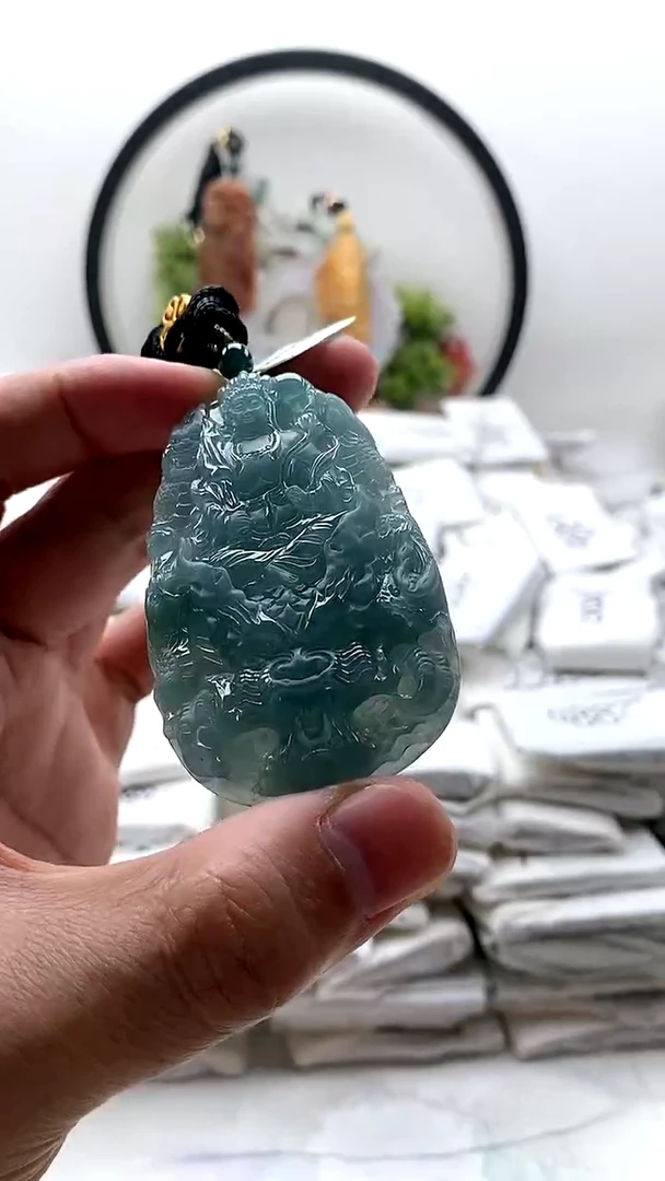 颈饰未镶嵌翡翠虚空藏