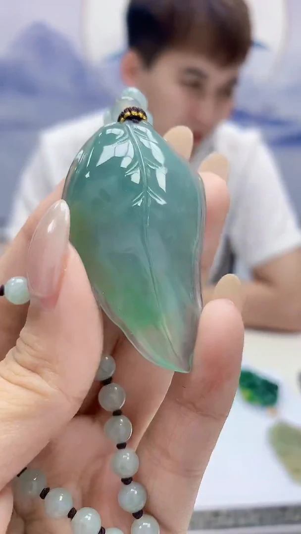 未镶嵌定制翡翠4868xx-毛货挂件47赠珠链