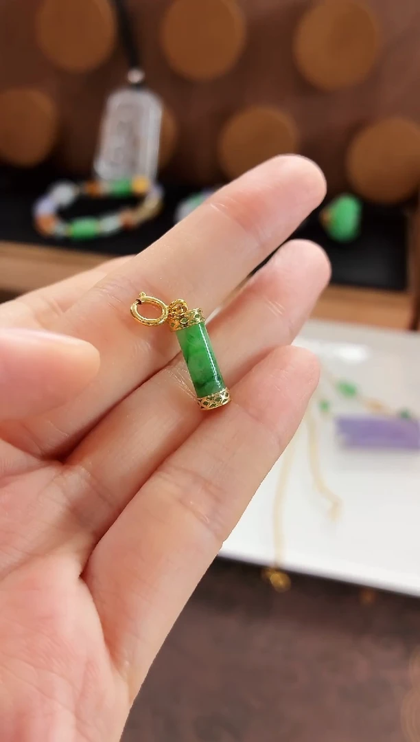 吊坠(不含链)18K金镶嵌翡翠吊坠