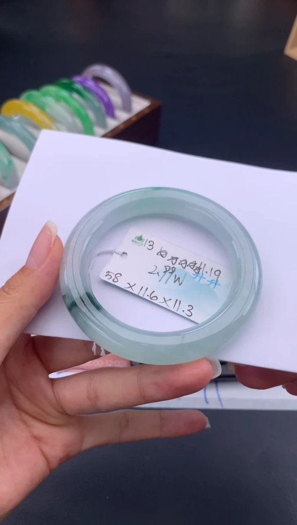 未镶嵌手镯翡翠翡翠自带#送人#，假一赔三