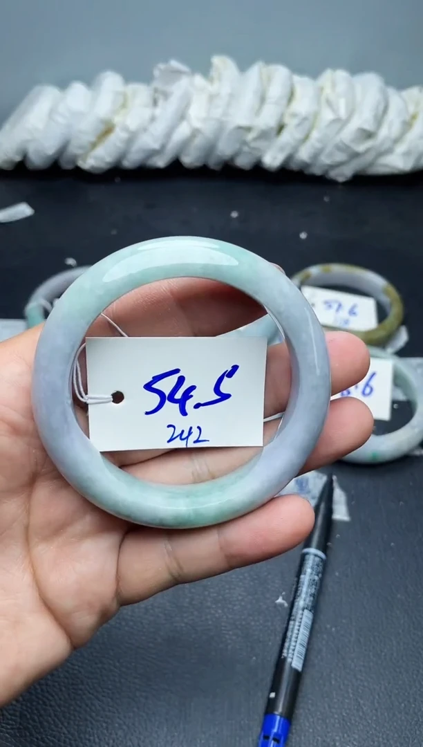 未镶嵌手镯翡翠242
